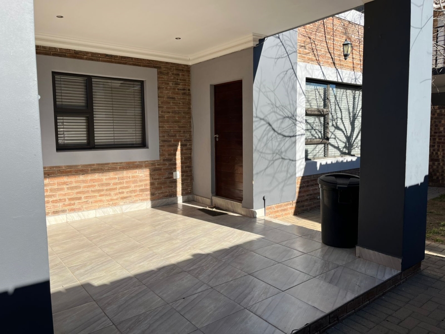 To Let 3 Bedroom Property for Rent in Heuwelsig Free State